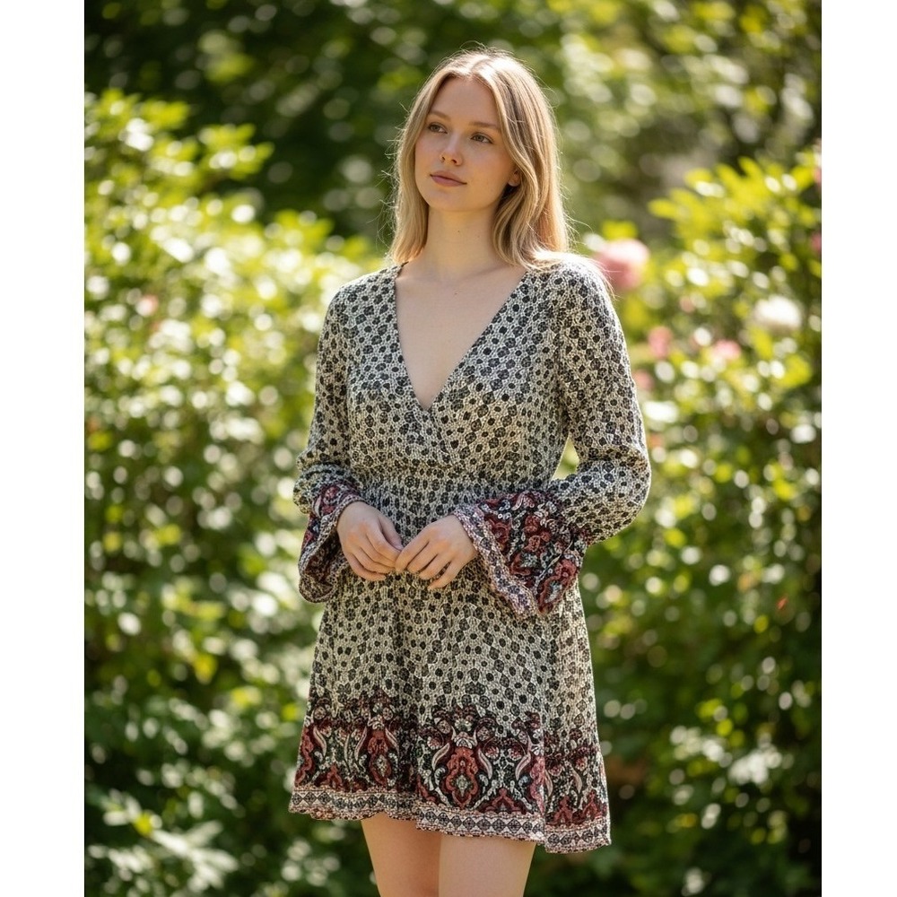 Chloe K Boho Paisley Print Mini Dress Long Sleeve Smocked Waist Size M